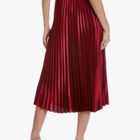 NWT Anne Klein red Satin Pleated Pull-On Midi Skirt. - Picture 4 of 6